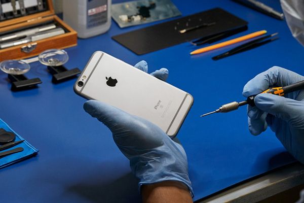 ������ iPhone